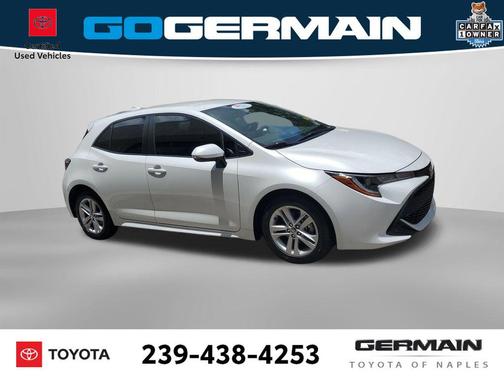 Wind Chill Pearl/Midnight Black Metallic 2022 Toyota Corolla SE