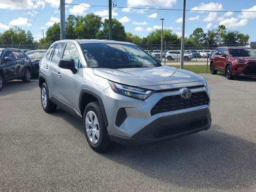 2025 Toyota RAV4 LE