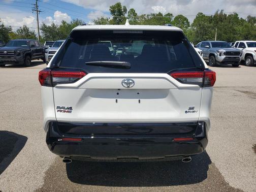 2025 Toyota RAV4 Hybrid SE