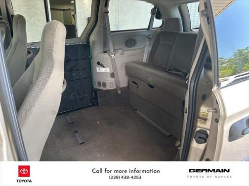 2005 Dodge Grand Caravan SE