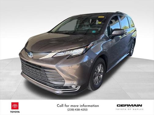 2022 Toyota Sienna XLE 8 Passenger