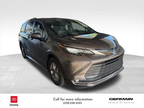 2022 Toyota Sienna XLE 8 Passenger