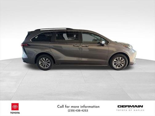 2022 Toyota Sienna XLE 8 Passenger