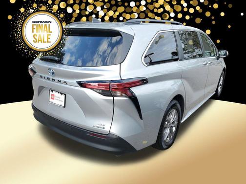 2022 Toyota Sienna XLE