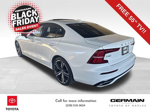 2022 Volvo S60 Recharge Plug-In Hybrid T8 R-Design Expression