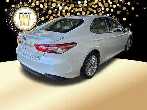 2019 Toyota Camry Hybrid XLE