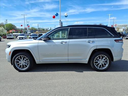 2025 Jeep Grand Cherokee SUMMIT