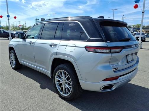 2025 Jeep Grand Cherokee SUMMIT