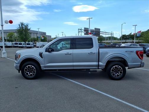 ICONIC SILVER METALLIC 2022 Ford F-150 XLT