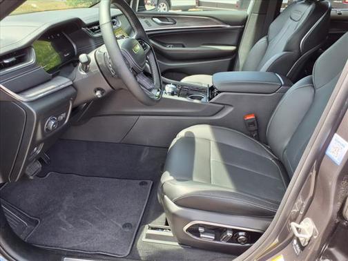 2025 Jeep Grand Cherokee Overland