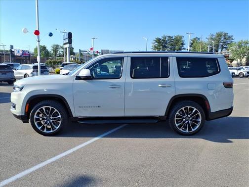 Luxury White Pearlcoat 2022 Jeep Wagoneer SERIES II