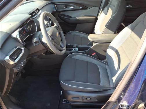 Blue Glow Metallic 2023 Chevrolet Trailblazer LT