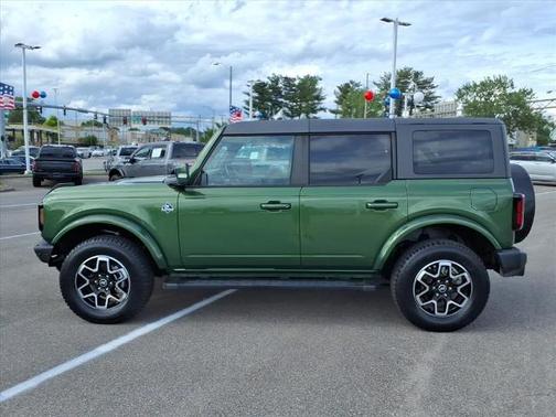 ERUPTION GREEN METALLIC 2022 Ford Bronco OUTER BANKS