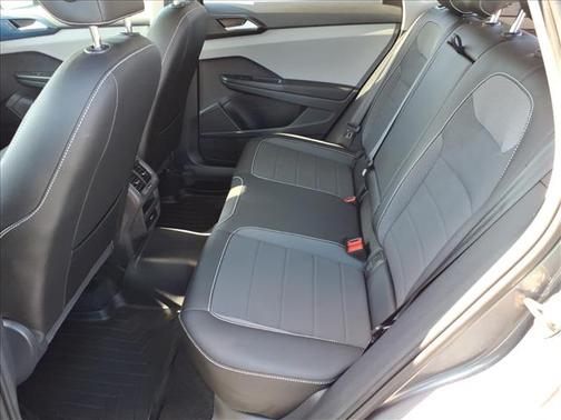 Platinum Gray Metallic 2022 Volkswagen Taos 1.5T SE