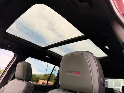 2025 GMC Acadia AT4