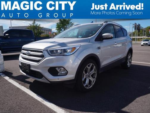 Photo 1 of 5 of 2019 Ford Escape Titanium