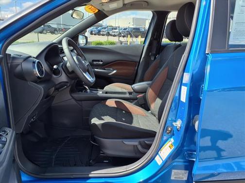 2021 Nissan Kicks SR
