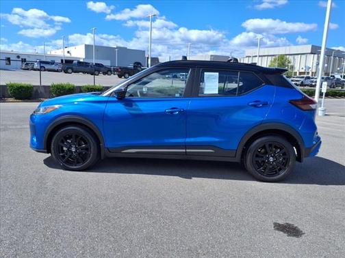 2021 Nissan Kicks SR