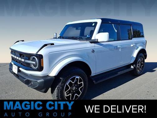 OXFORD WHITE 2025 Ford Bronco OUTER BANKS