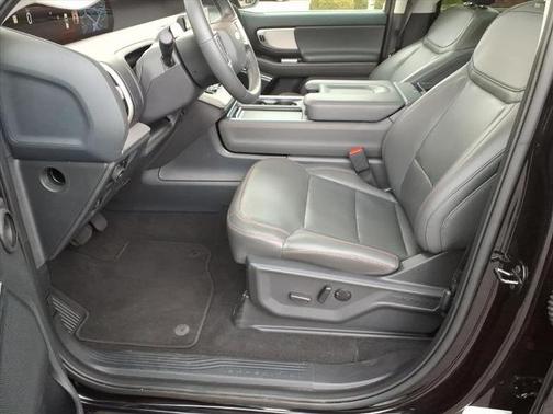 AGATE BLACK METALLIC 2025 Ford Expedition ACTIVE