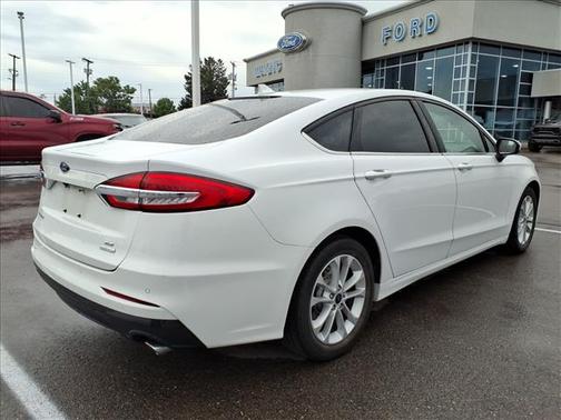 OXFORD WHITE 2020 Ford Fusion SE