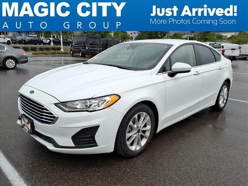 OXFORD WHITE 2020 Ford Fusion SE