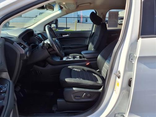 2020 Ford Edge SE