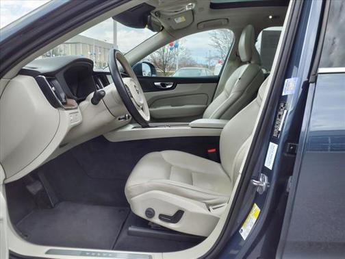 2019 Volvo XC60 T5 Momentum