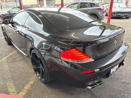Black 2006 BMW M6