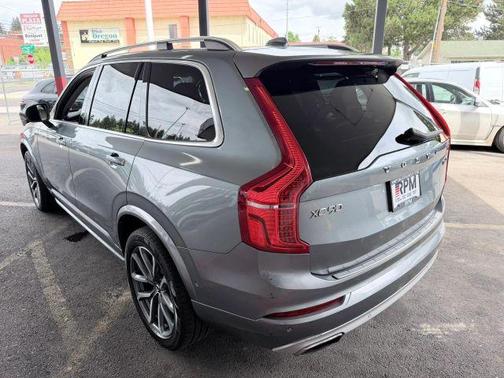 Gray 2019 Volvo XC90 T6 Momentum