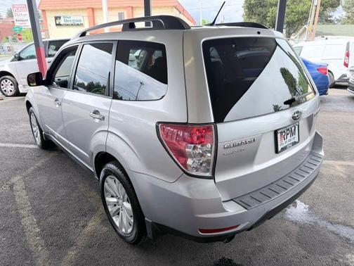 Ice Silver Metallic 2013 Subaru Forester 2.5X Limited
