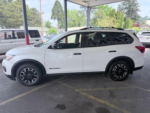 White 2020 Nissan Pathfinder SV