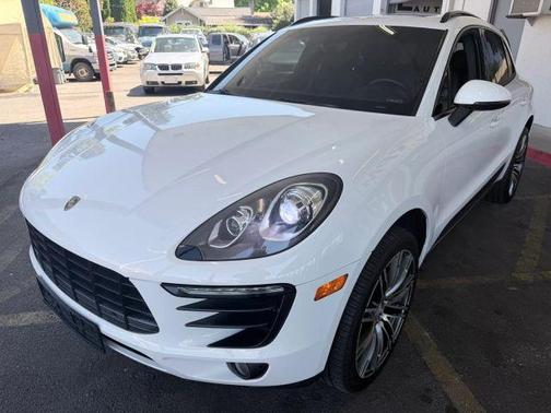 White 2015 Porsche Macan S