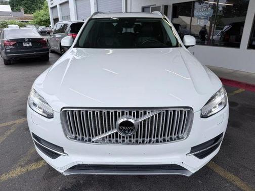 White 2017 Volvo XC90 Hybrid T8 Inscription