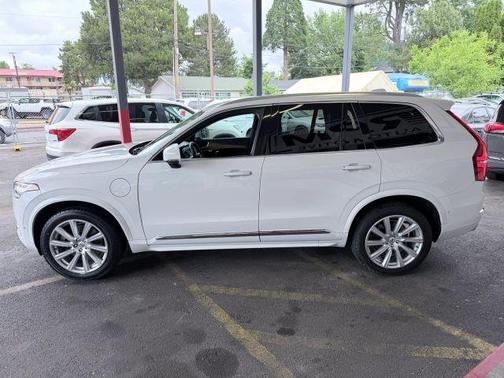 White 2017 Volvo XC90 Hybrid T8 Inscription