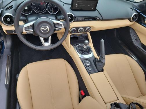 2025 Mazda MX-5 Miata RF Grand Touring