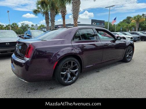 2021 Chrysler 300 Touring