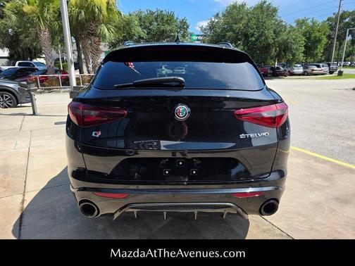 2022 Alfa Romeo Stelvio Veloce