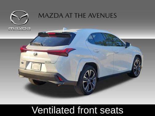 White Pearl 2023 Lexus UX 250h Premium