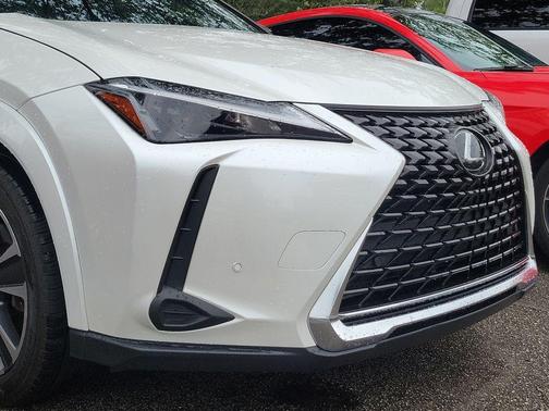 White Pearl 2023 Lexus UX 250h Premium