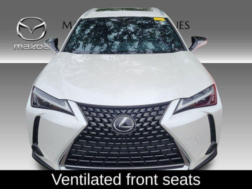 White Pearl 2023 Lexus UX 250h Premium