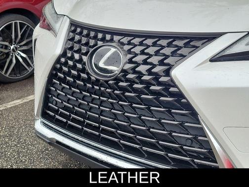 White Pearl 2023 Lexus UX 250h Premium