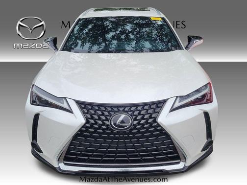 White Pearl 2023 Lexus UX 250h Premium