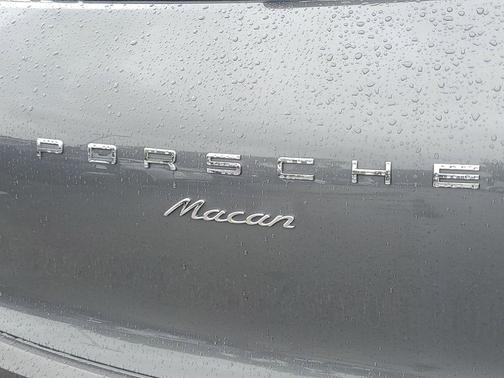 2018 Porsche Macan Base