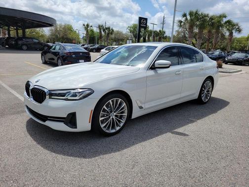 Alpine White 2022 BMW 530 i