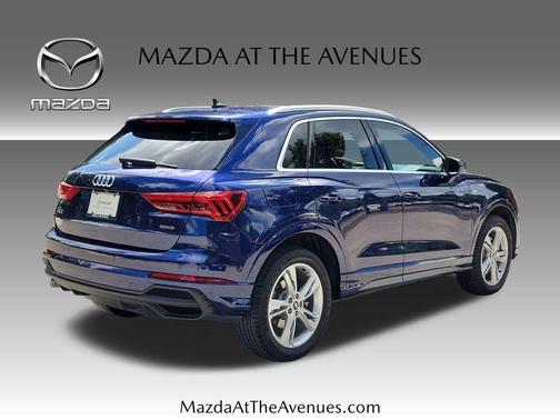 Navarra Blue Metallic 2023 Audi Q3 45 S line Premium