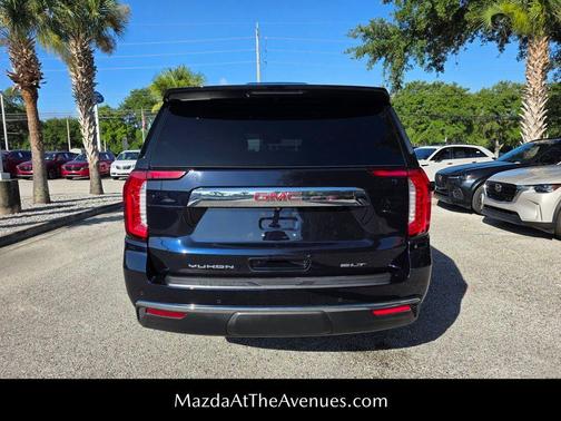 2023 GMC Yukon SLT