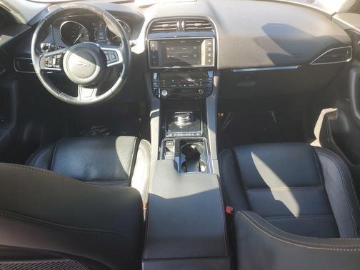 2018 Jaguar F-PACE 25t Prestige