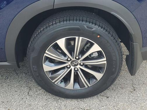 2023 INFINITI QX60 Pure