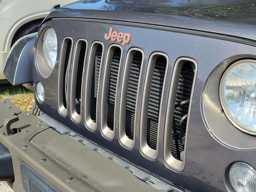 Granite Crystal Clearcoat Metallic 2016 Jeep Wrangler Unlimited Sahara